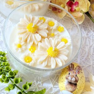 ŚWIECA ZAPACHOWA "STOKROTKI" W SZKLE