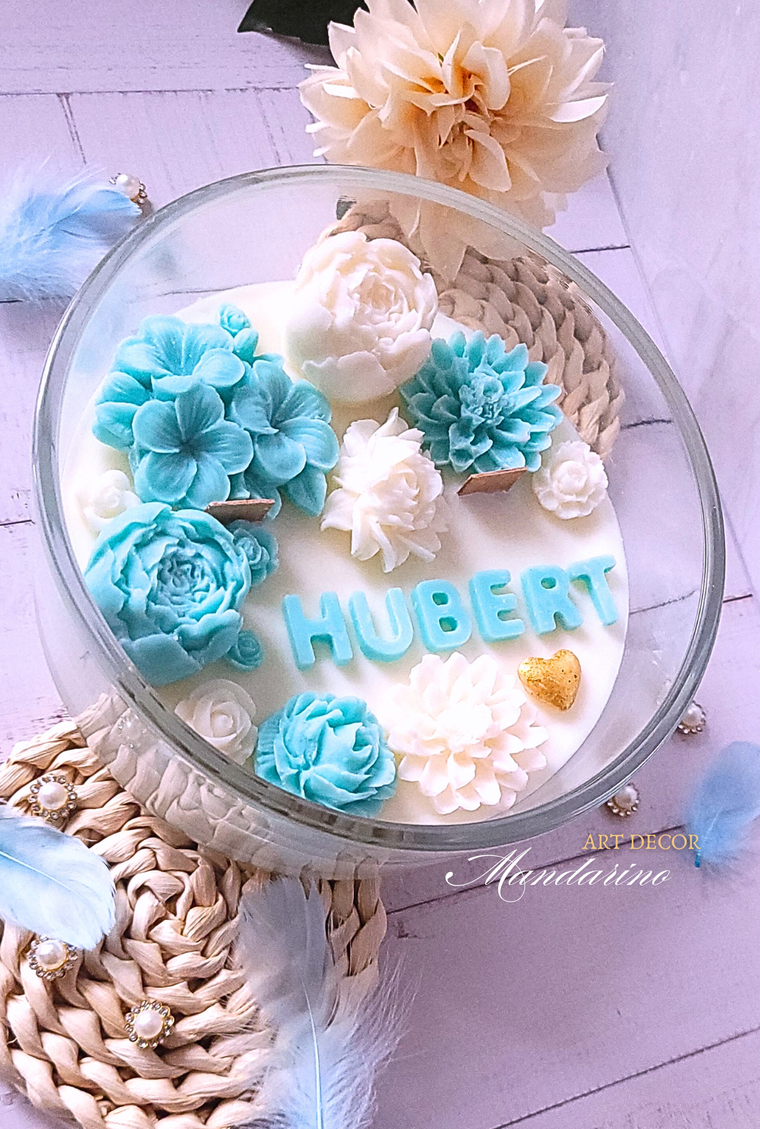 DUŻA ŚWIECA KWIATOWA Z TWOIM IMIENIEM (wersja biało-niebieska) - obrazek 4