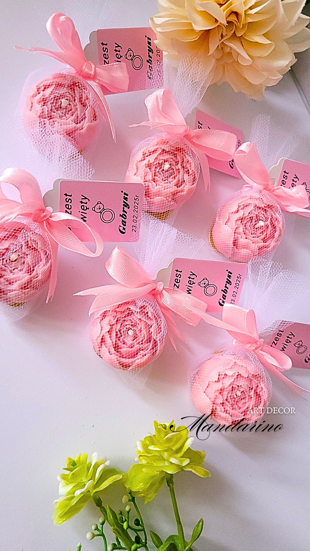 Świece Piwonie 3D w tiulu (różowe) na podziękowania Roczek - obrazek 5