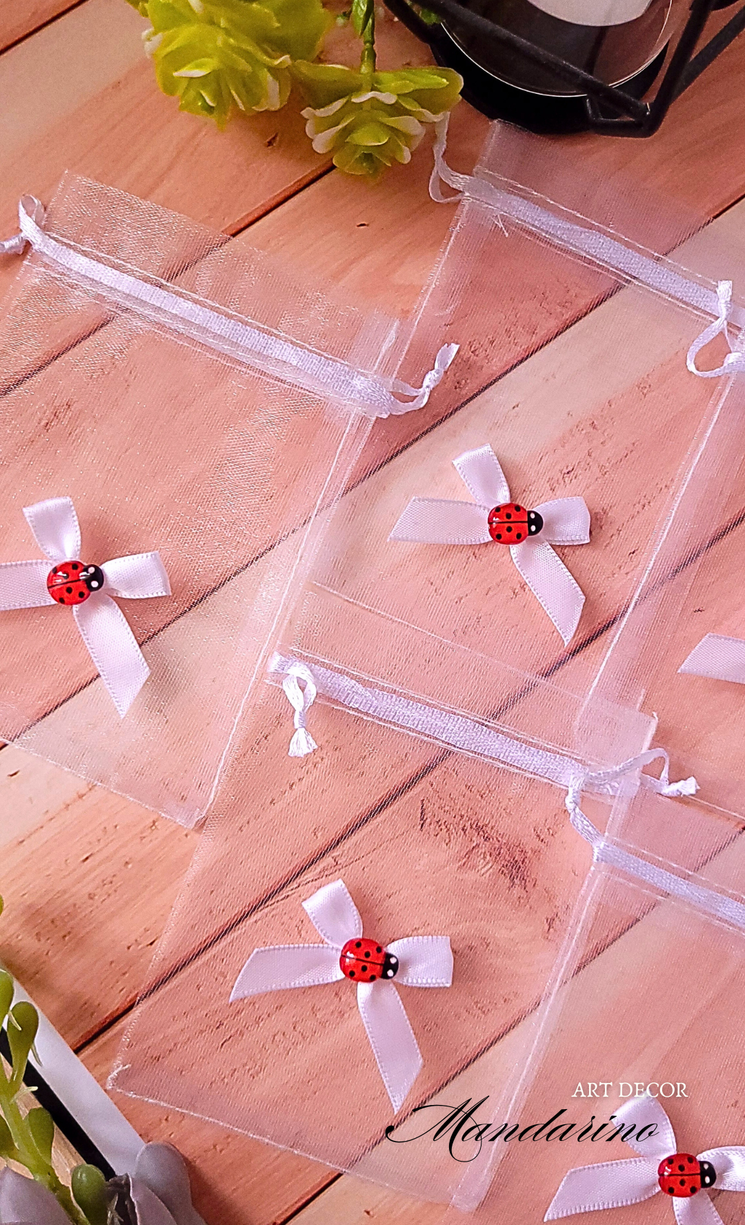 Woreczki prezentowe organza z białą kokardą Biedronki - obrazek 3