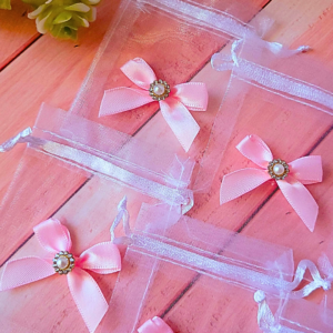 Woreczki prezentowe organza z różową kokardą
