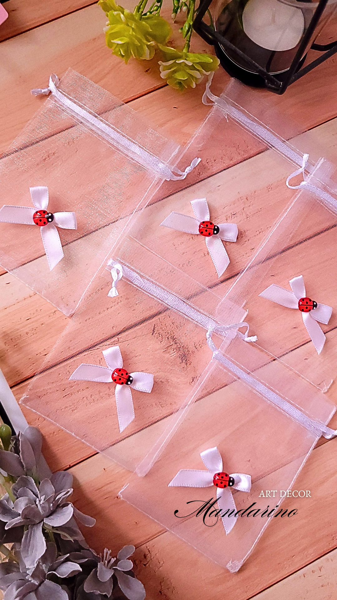 Woreczki prezentowe organza z białą kokardą Biedronki - obrazek 2