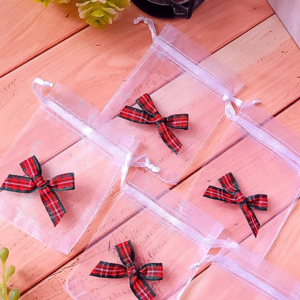 Woreczki prezentowe organza z kokardą w kratkę