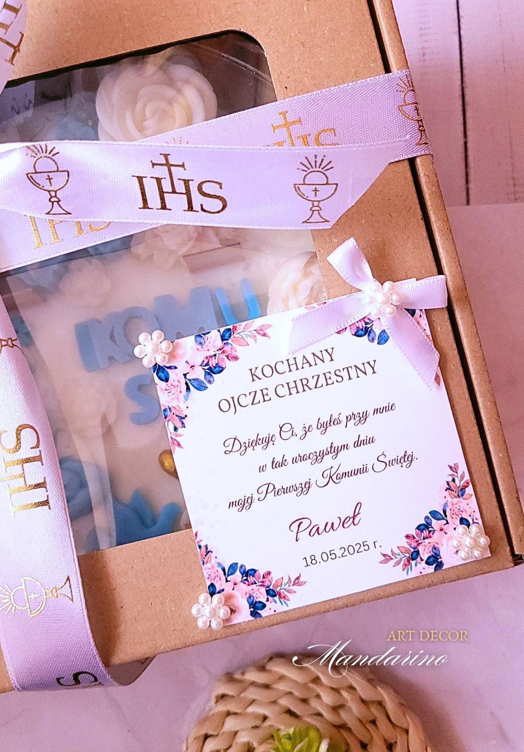 DUŻA ŚWIECA NA PIERWSZĄ KOMUNIĘ ŚWIĘTĄ (wersja niebieska) - obrazek 7