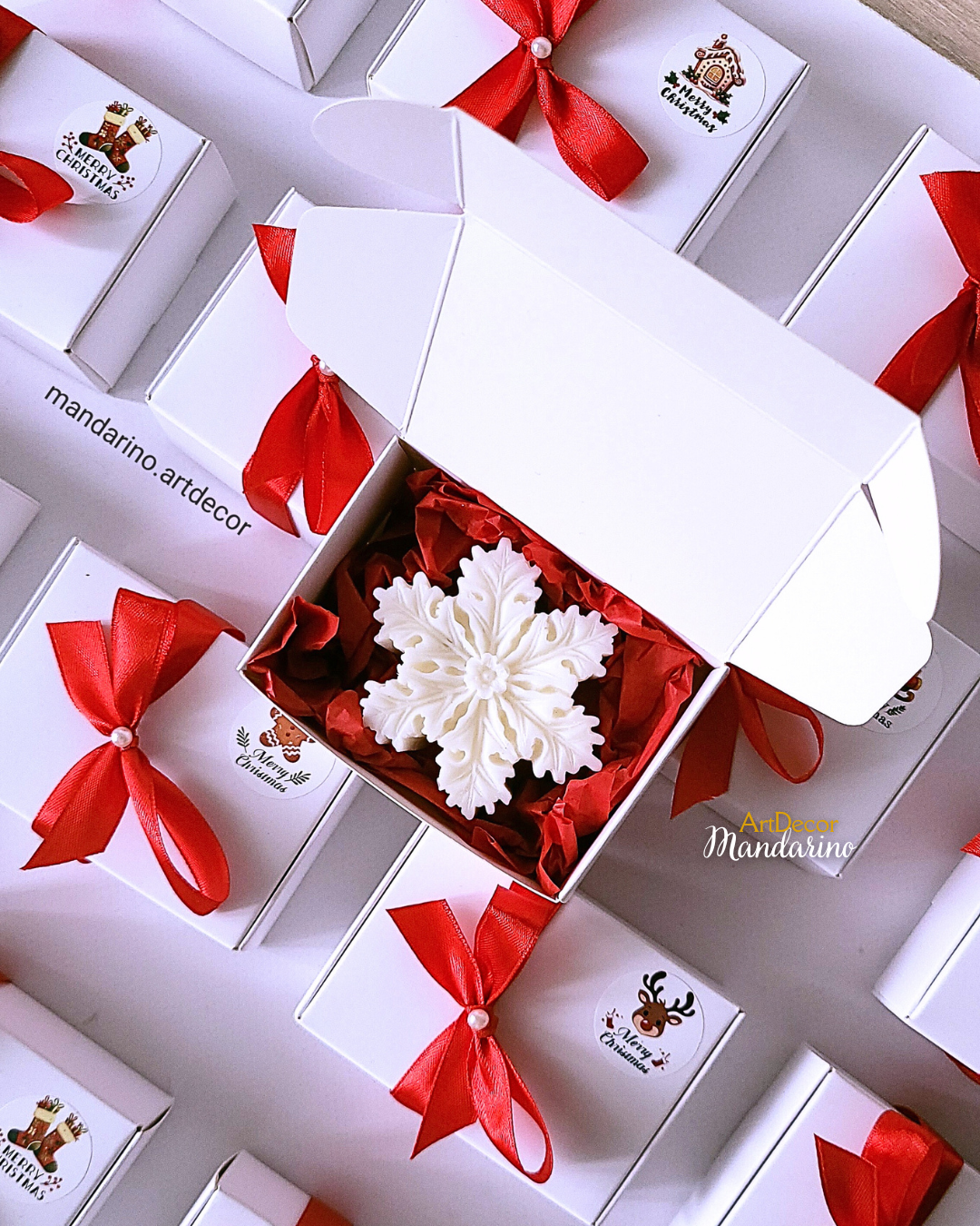 Świece "Śnieżynka" w pudełku Upominki świąteczne